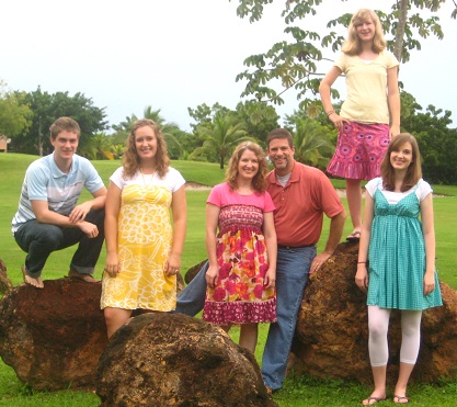 2010_Family-group-417x371.jpg