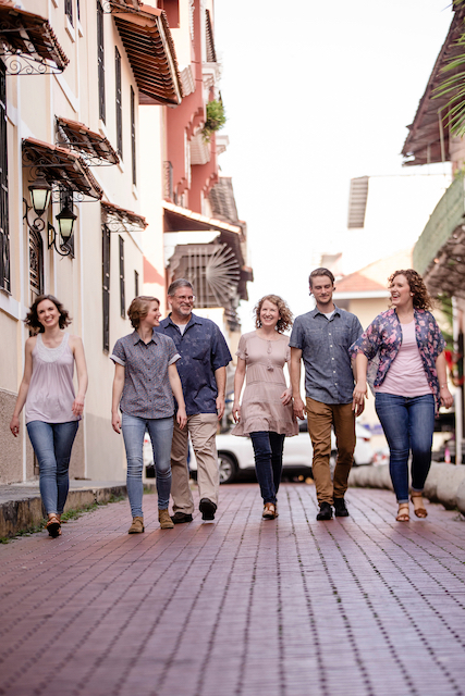 family/2018_Tito/Jones_Fam_walking_cobblestones-427x640.jpeg