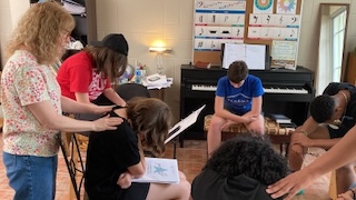 2024-04_Pursuit_Worship_Camp-Y_pray_kids-320.jpeg